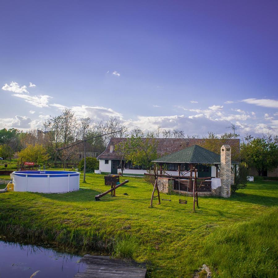 Willa Etno Salas - Etno Ranch - Seosko Turisticko Domacinstvo Palić Zewnętrze zdjęcie