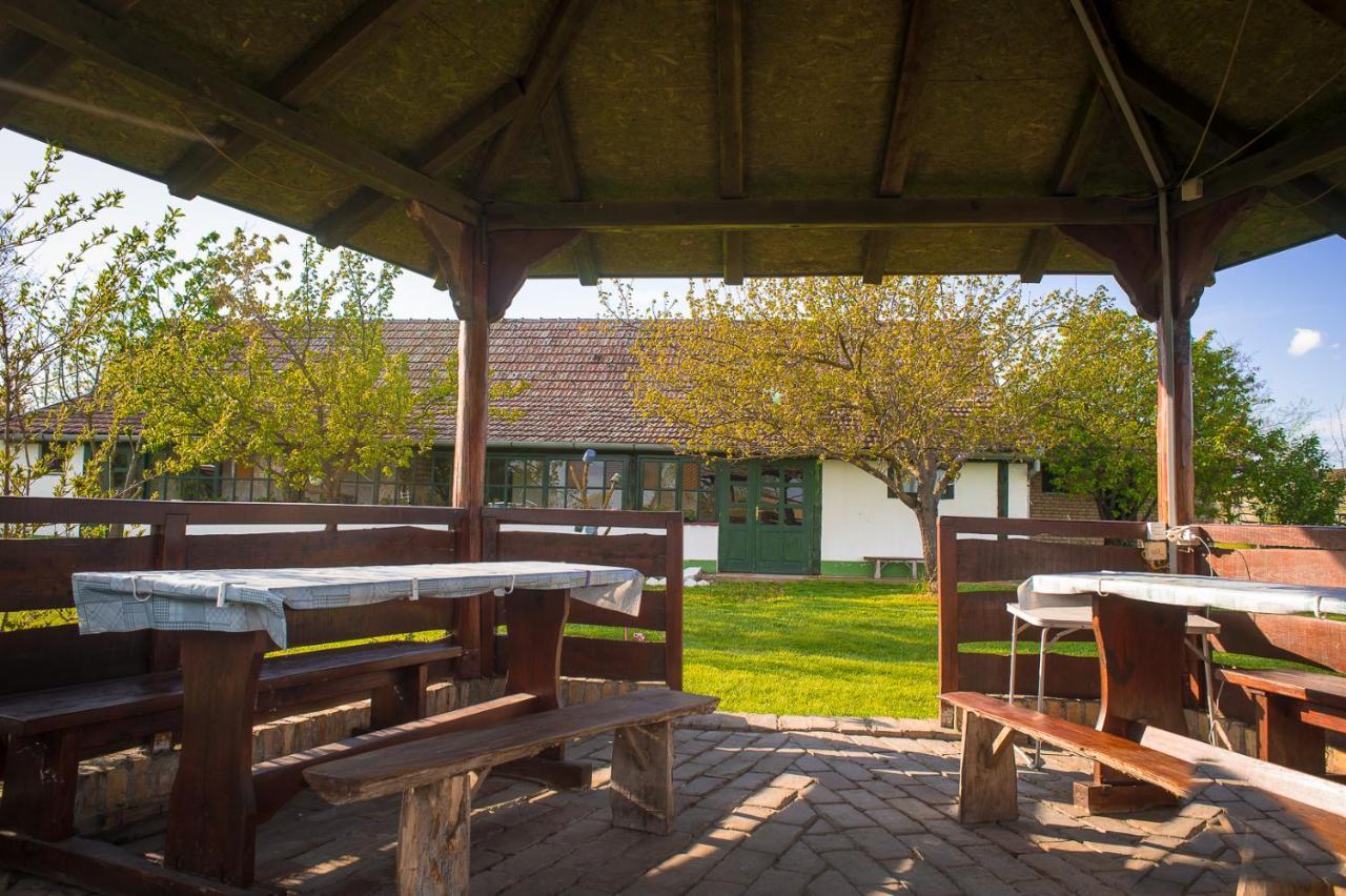 Willa Etno Salas - Etno Ranch - Seosko Turisticko Domacinstvo Palić Zewnętrze zdjęcie
